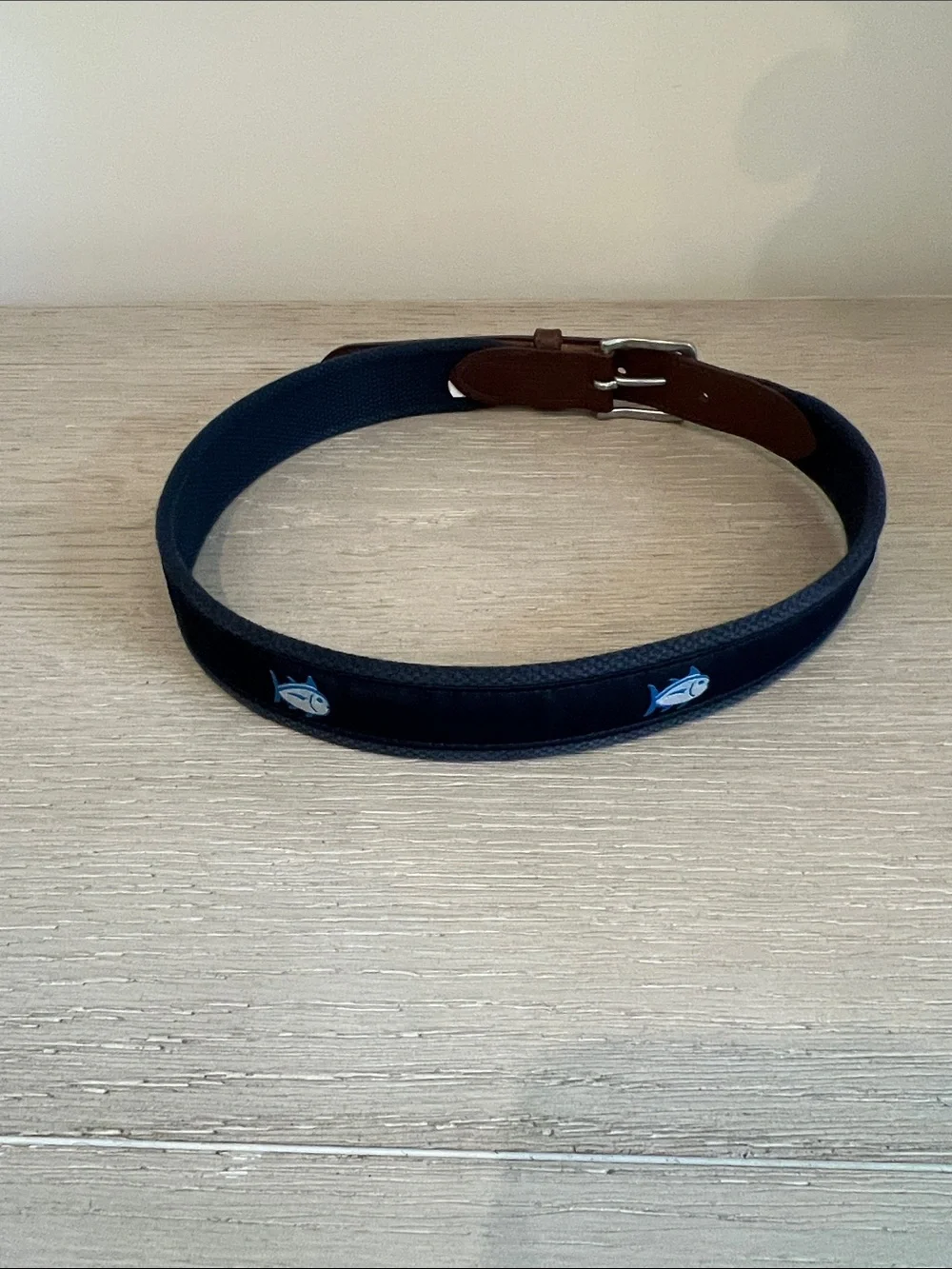 Boys Southern Tide Skipjack ribbon belt size 26 navy and brown leather